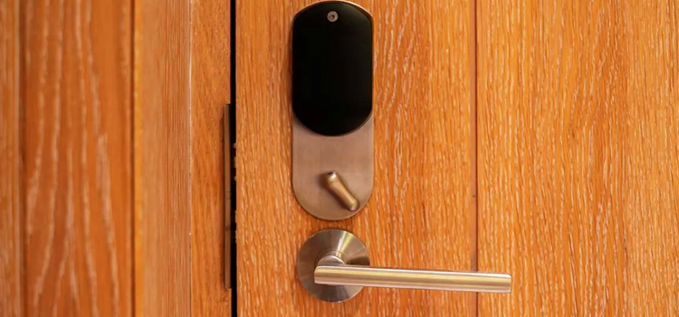 Automatic Locking Door Knob Soquel
